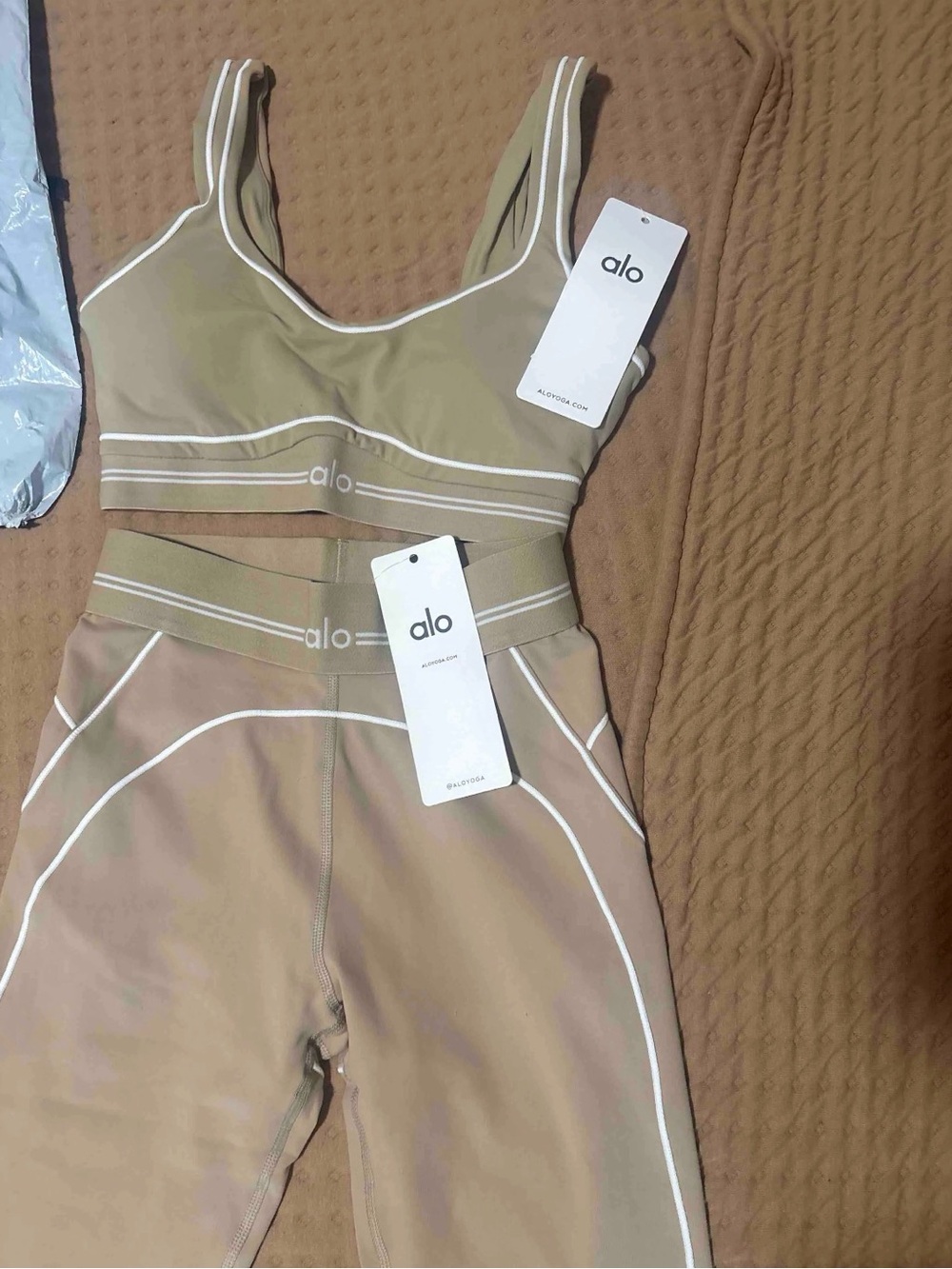 ALO Yoga Olive Green High-Waist Legging & Matching Sports Bra with White Trim